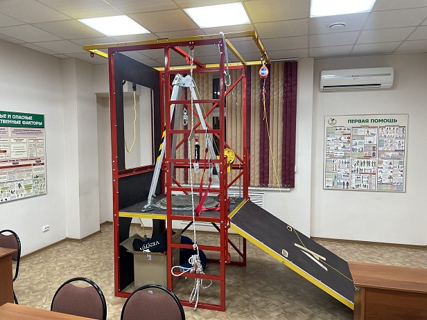 г. Нижнекамск. ЧОУ ДПО «Безопасность труда» рады сообщить что в Нижнекамске открылся первый наш сертифицированный полигон "АЛЬПИНИСТ" для отработки навыков безопасных работ на высоте. г. Нижнекамск. ЧОУ ДПО «Безопасность труда» рады сообщить что в Нижнекамске открылся первый наш сертифицированный полигон "АЛЬПИНИСТ" для отработки навыков безопасных работ на высоте.